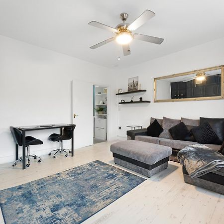 Spacious One Bedroom Private Flat In Brixton +Wifi Лондон Екстер'єр фото